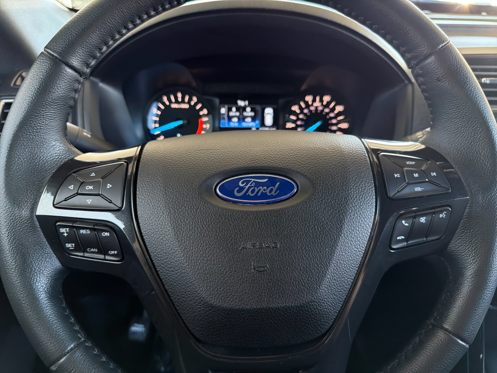 Used 2018 Ford Explorer XLT FWD image 22