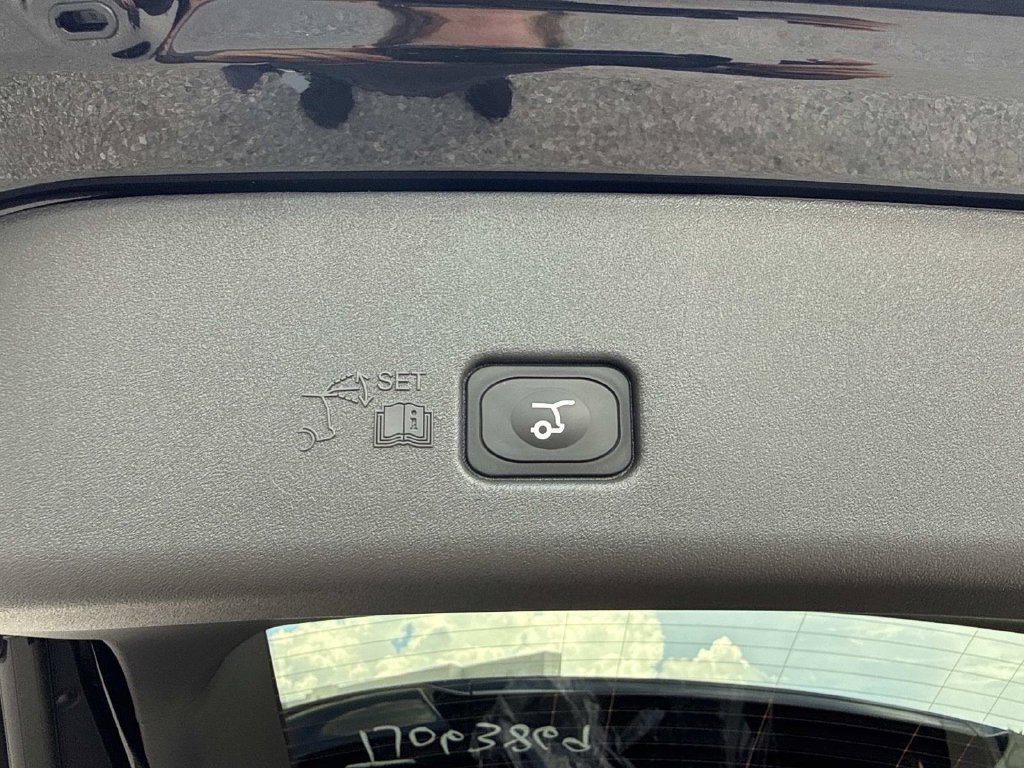 New 2026 Lincoln Nautilus Premier AWD/4WD image 12