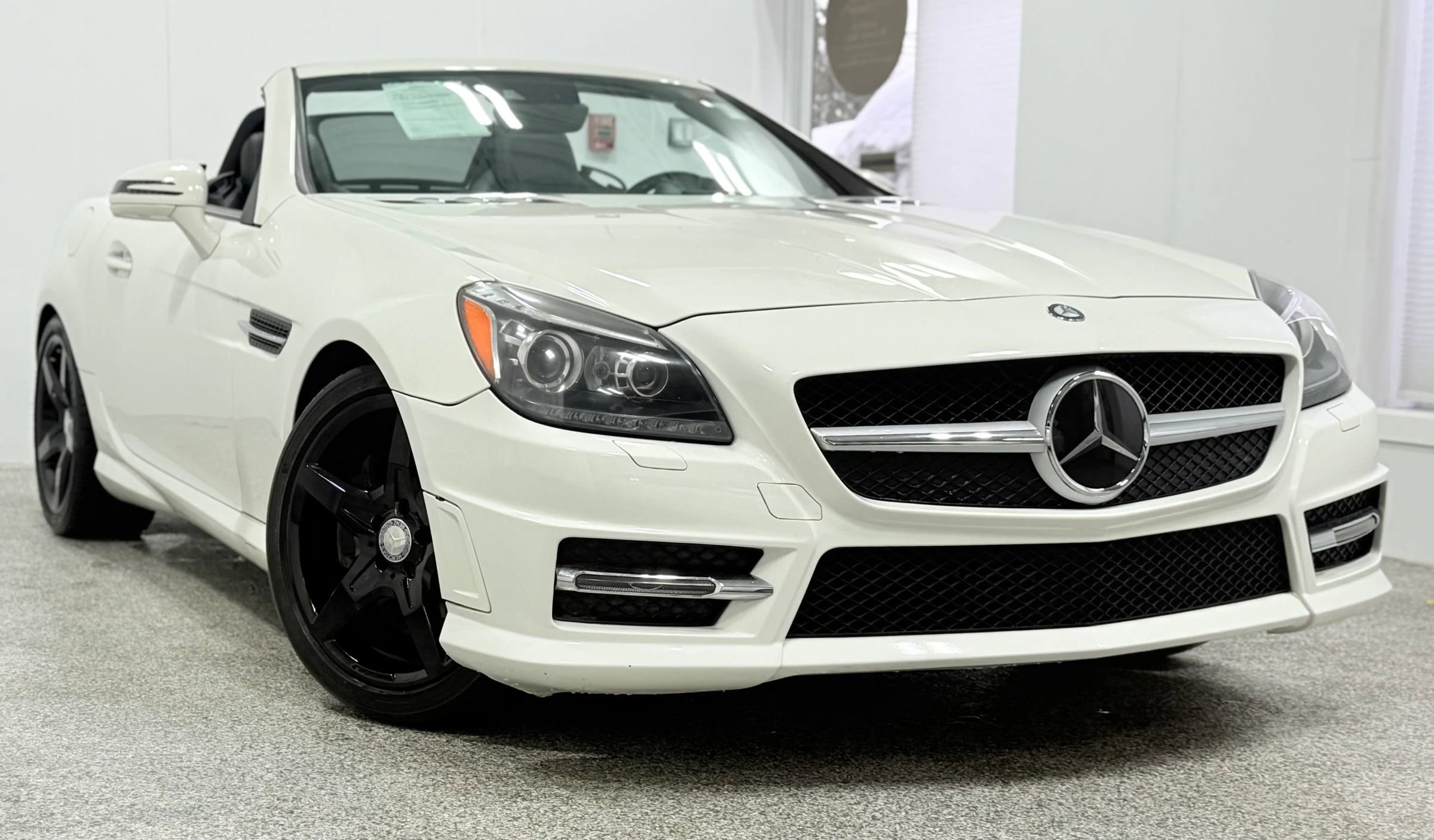 Used 2013 Mercedes-Benz SLK 350 image 6