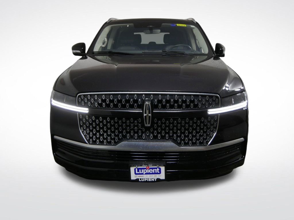 Used 2025 Lincoln Navigator Reserve image 13