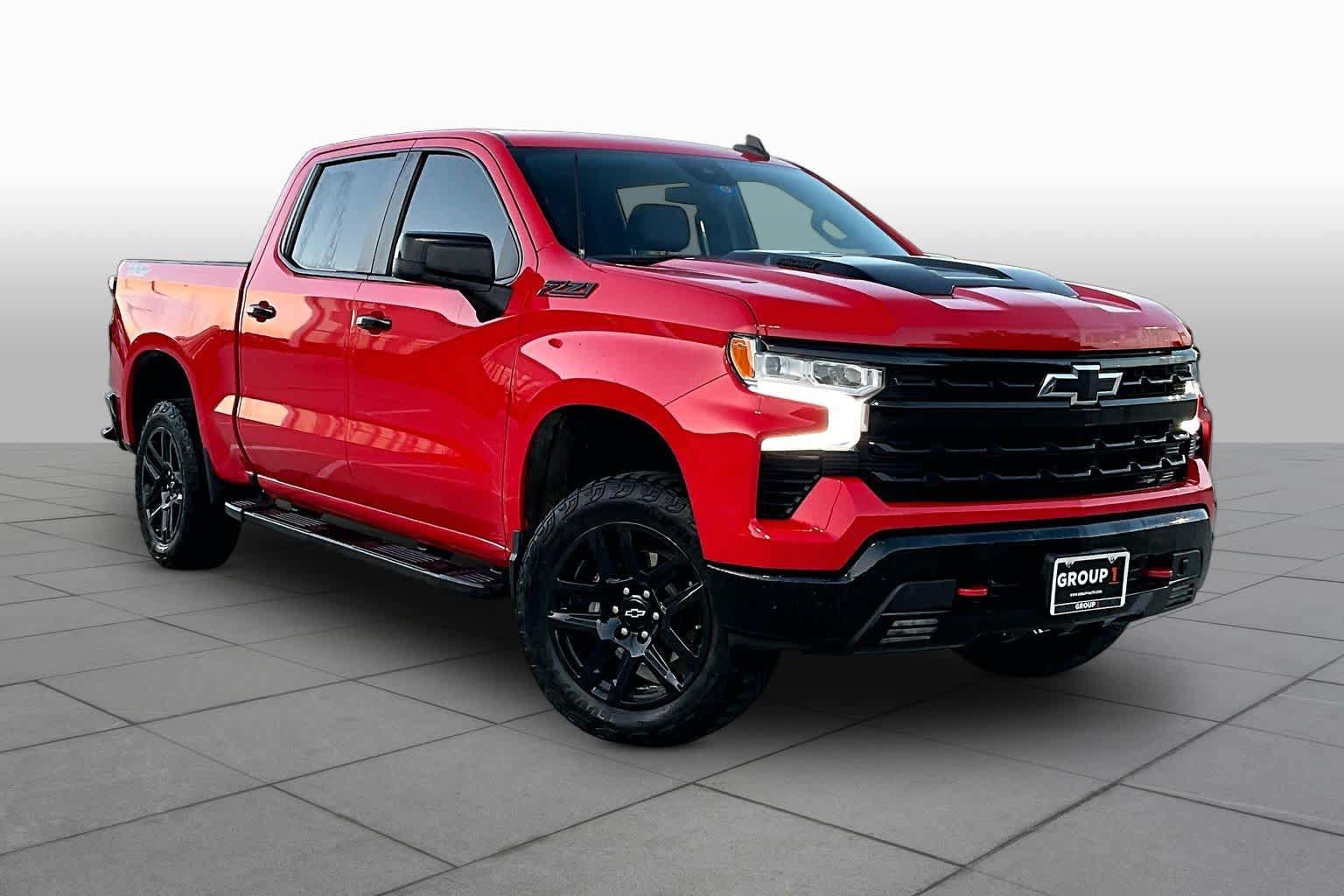 Used 2023 Chevrolet Silverado 1500 LT Trail Boss w/ LPO, Dark Essentials Package AWD/4WD image 3