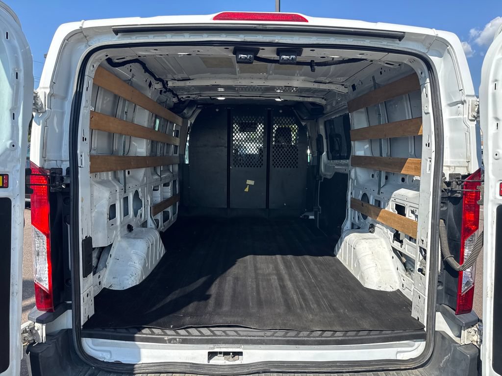 Used 2018 Ford Transit 250 130 Low Roof w/ Exterior Upgrade Package RWD image 8