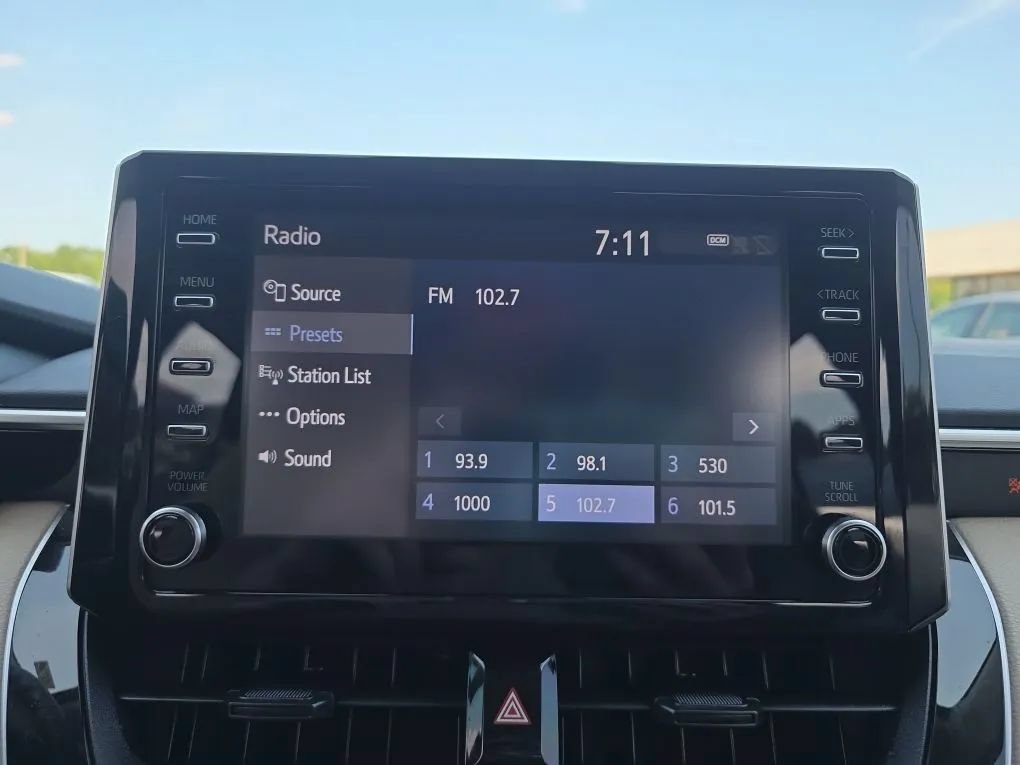 Used 2020 Toyota Corolla LE FWD image 28