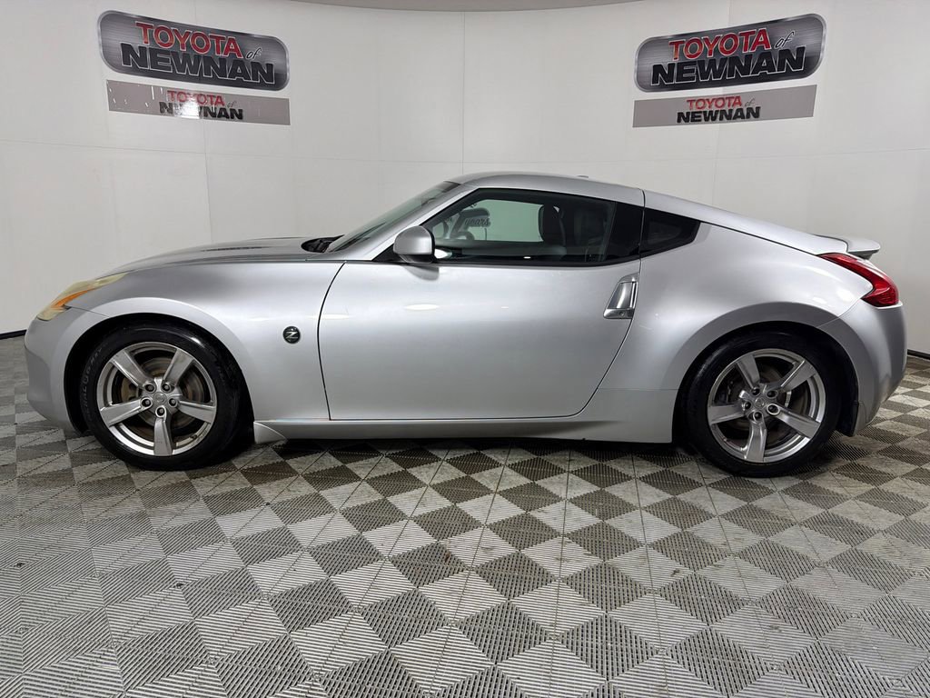 Used 2009 Nissan 370Z Touring w/ Aerodynamics Pkg image 6
