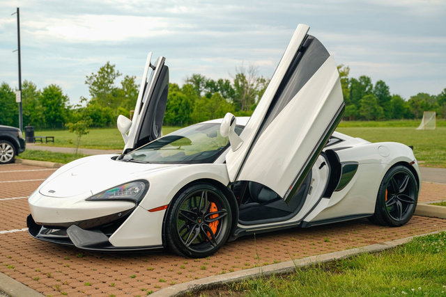 Used 2017 McLaren 570S Coupe RWD image 15