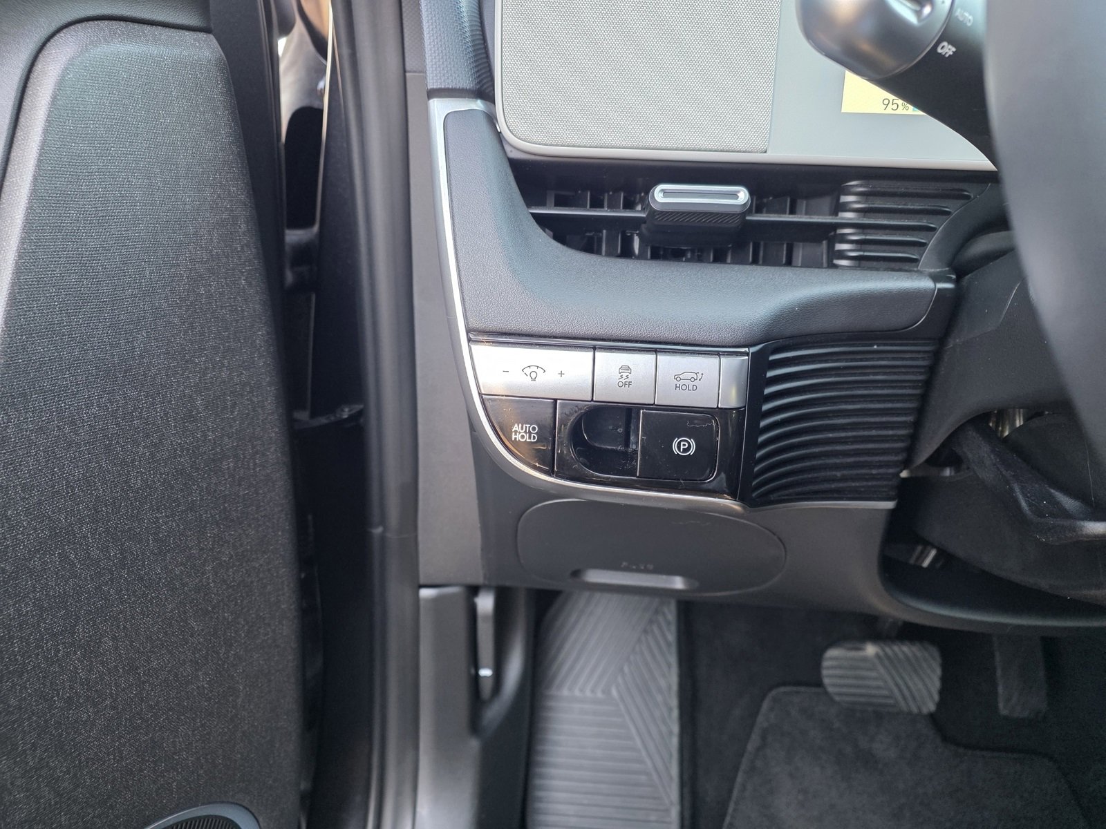 Used 2023 Hyundai Ioniq 5 SEL image 14