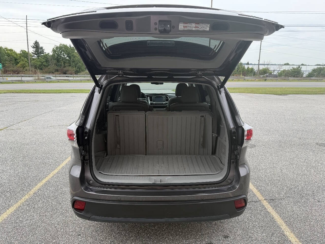 Used 2015 Toyota Highlander Limited AWD/4WD image 28