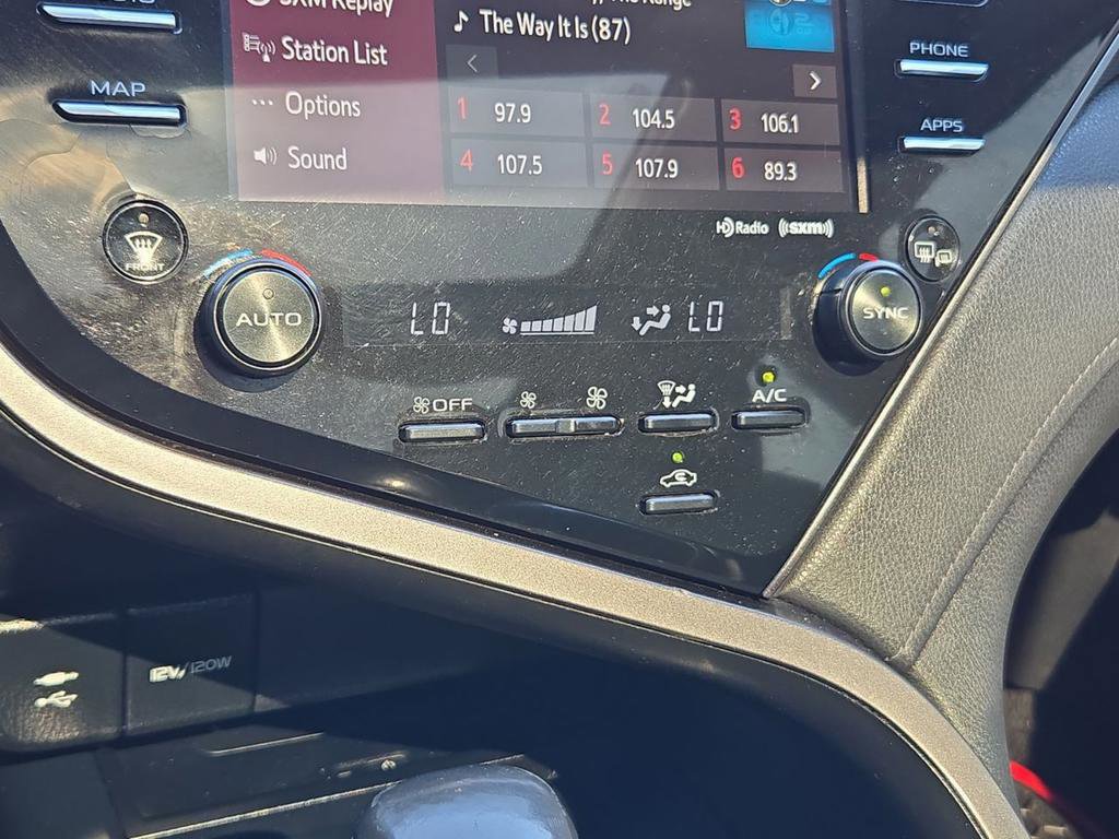 Used 2019 Toyota Camry XSE image 35