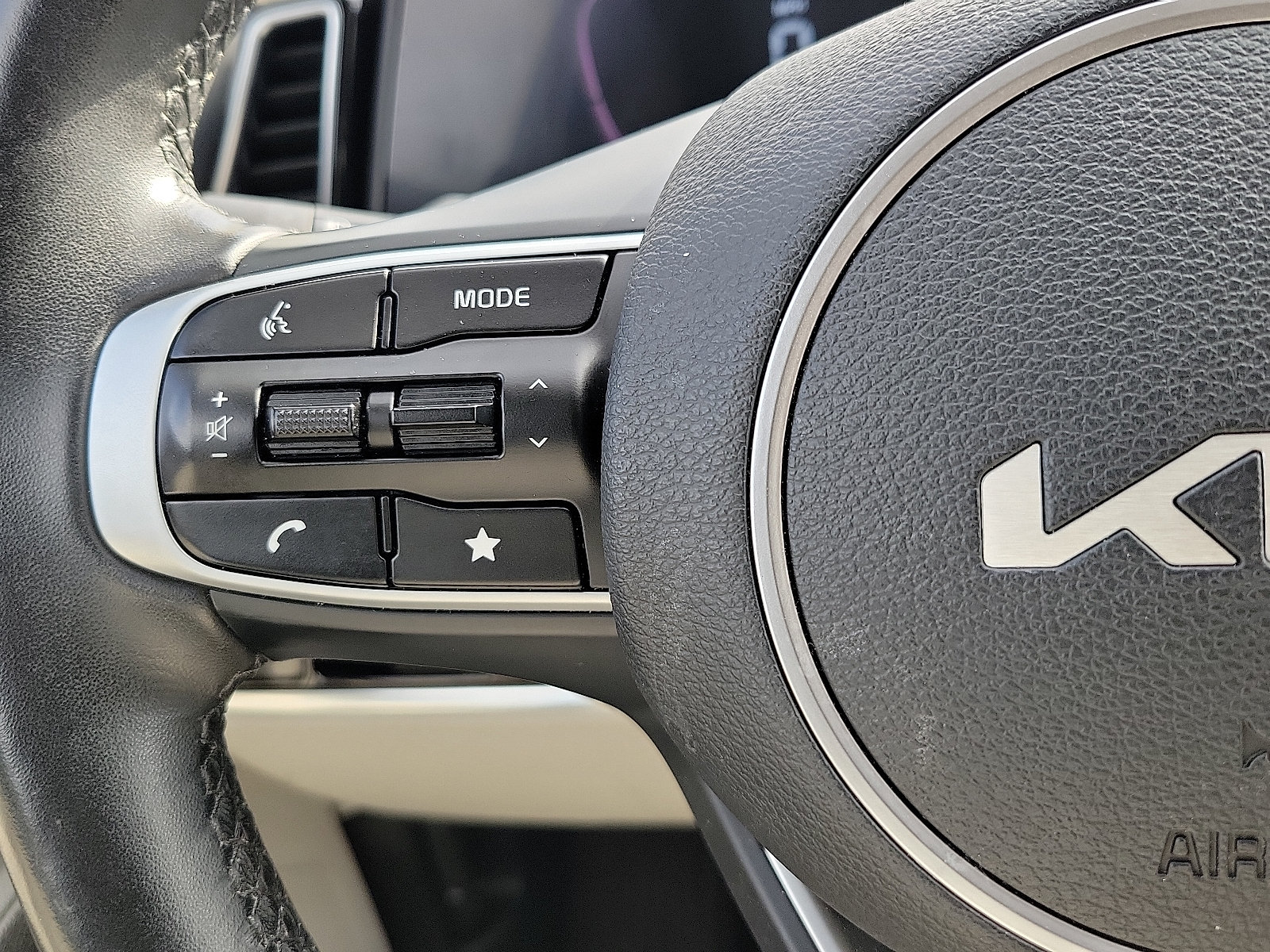 Used 2023 Kia Sportage EX AWD/4WD image 19