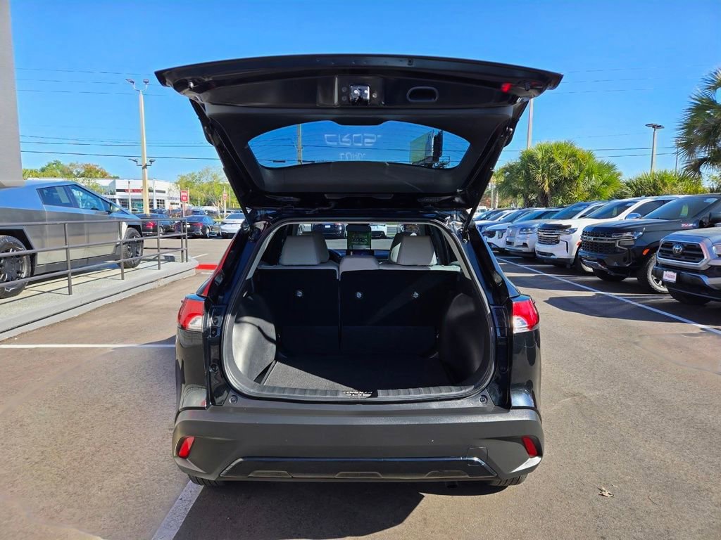 Used 2024 Toyota Corolla Cross L image 16