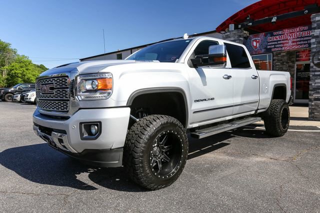 Used 2019 GMC Sierra 2500 Denali w/ Duramax Plus Package AWD/4WD image 27