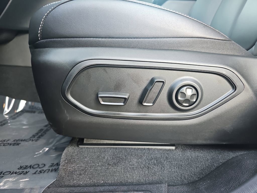 New 2025 Jeep Grand Cherokee Limited w/ Trailer Tow Package image 27