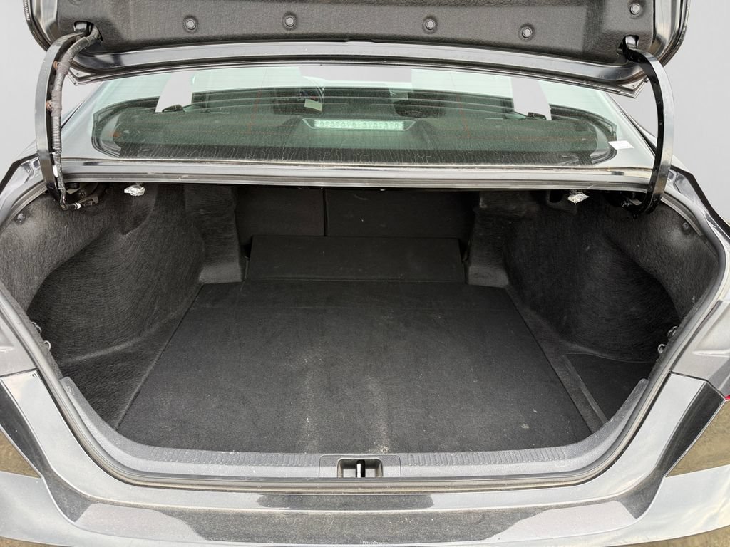 Used 2025 Toyota Camry SE FWD image 40