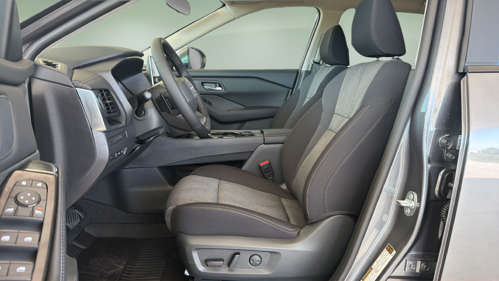New 2026 Nissan Rogue SV AWD/4WD image 22
