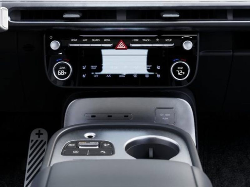 New 2026 Hyundai Ioniq 9 Calligraphy image 16