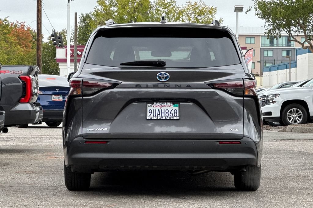 Certified 2025 Toyota Sienna XLE w/ XLE Plus Package AWD/4WD image 4