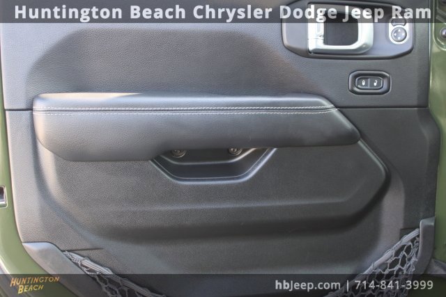 Used 2022 Jeep Wrangler Unlimited Sahara w/ Cold Weather Group image 11