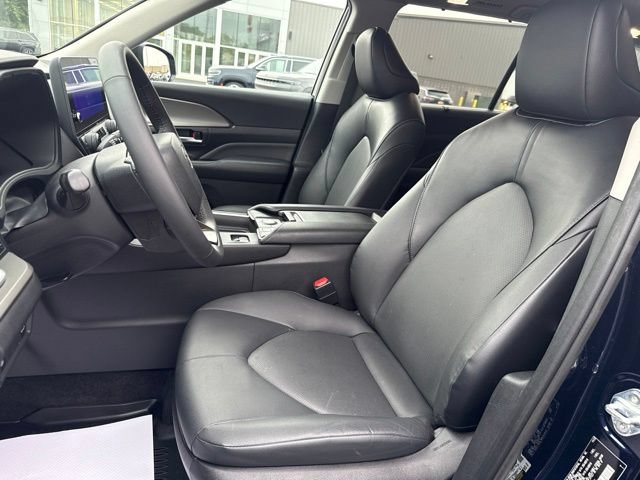 Certified 2024 Toyota Grand Highlander AWD image 16