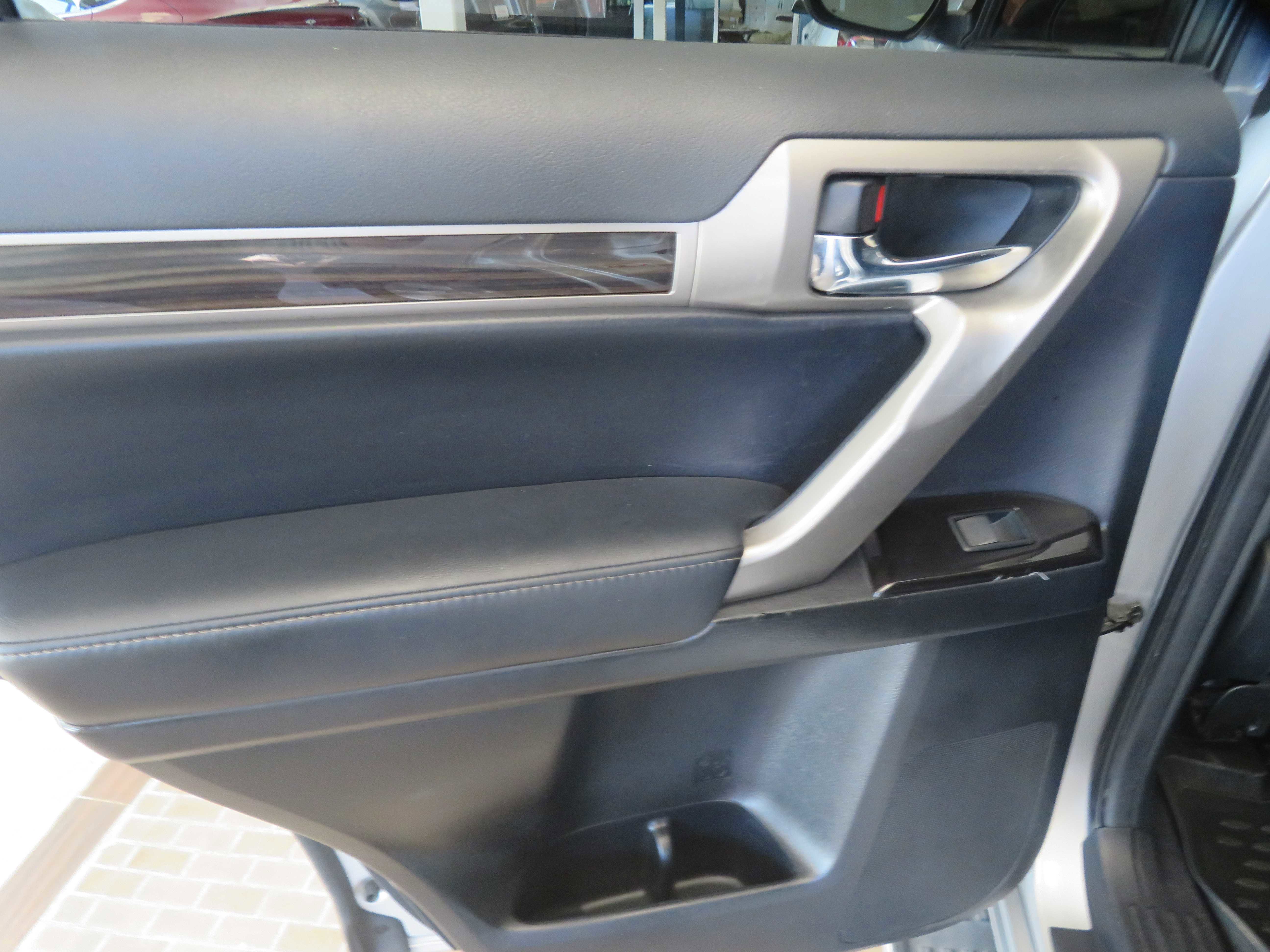 Used 2017 Lexus GX 460 w/ Navigation Package image 18