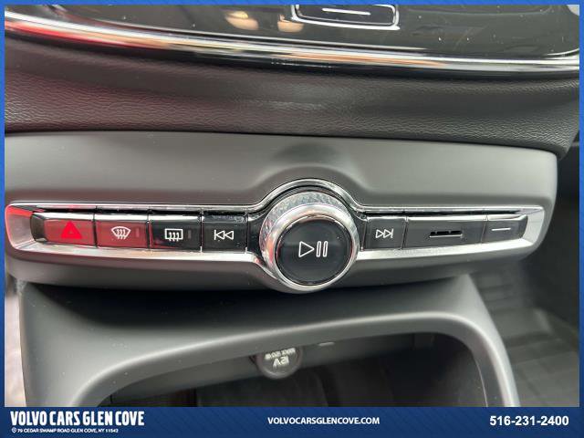 Used 2025 Volvo XC40 B5 Plus w/ Protection Package Premier image 30