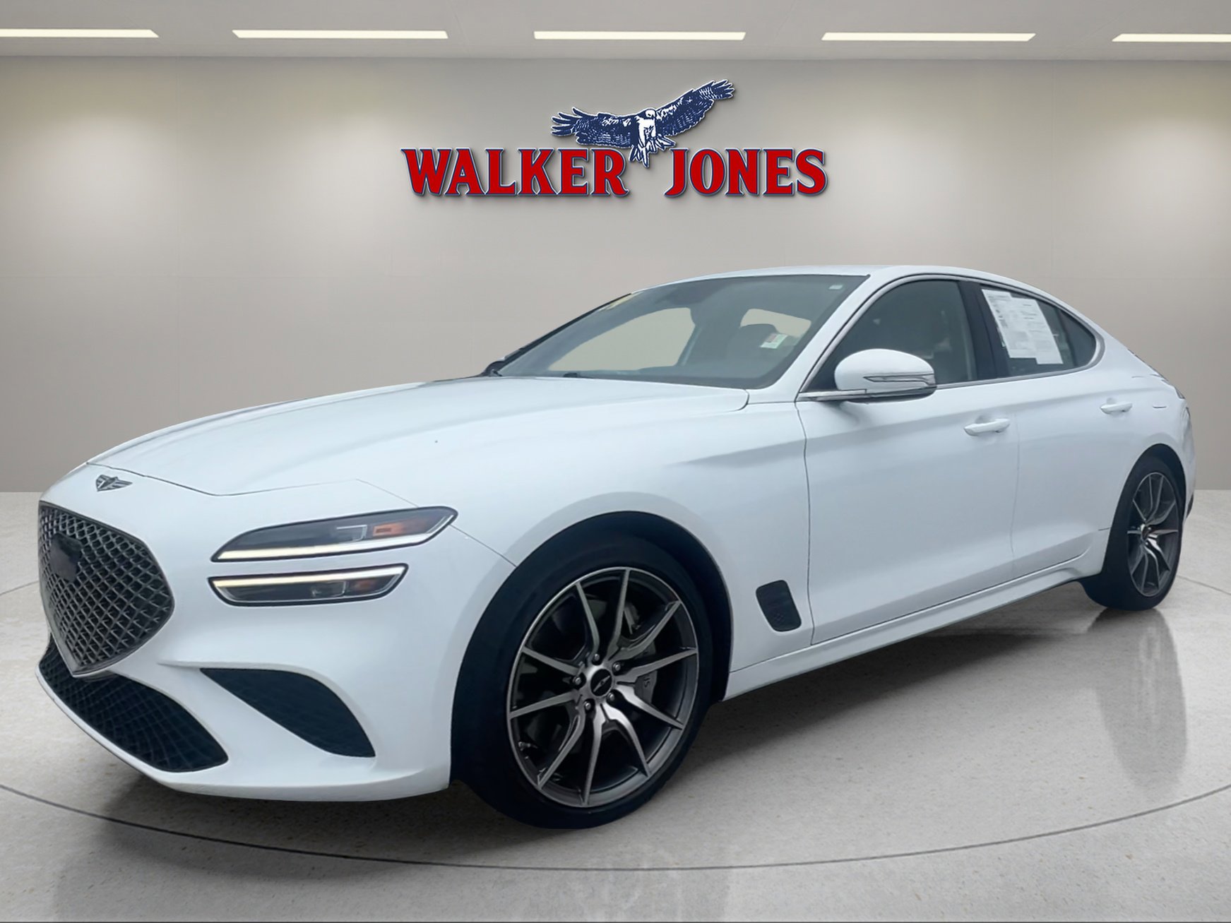 Used 2024 Genesis G70 2.5T image 7
