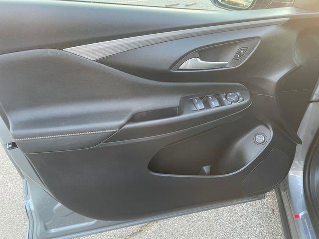New 2026 Buick Envista Avenir FWD image 17