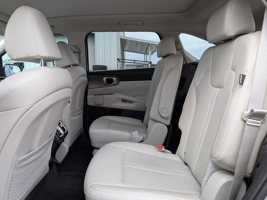 Used 2024 Kia Sorento SX image 29