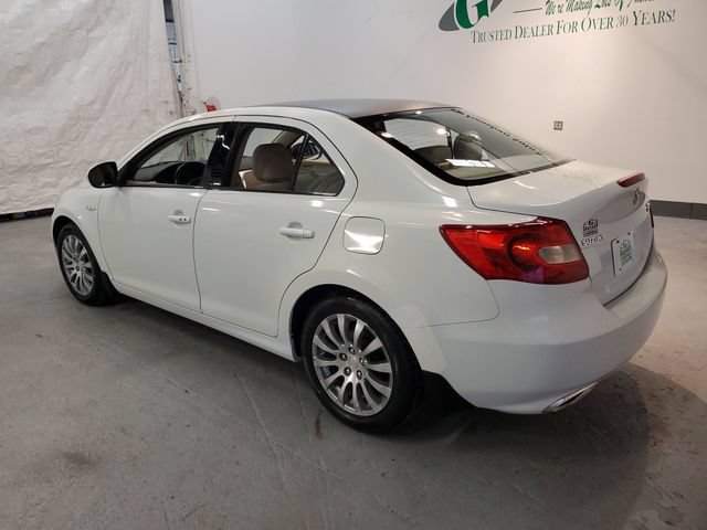 Used 2010 Suzuki Kizashi SE FWD image 3