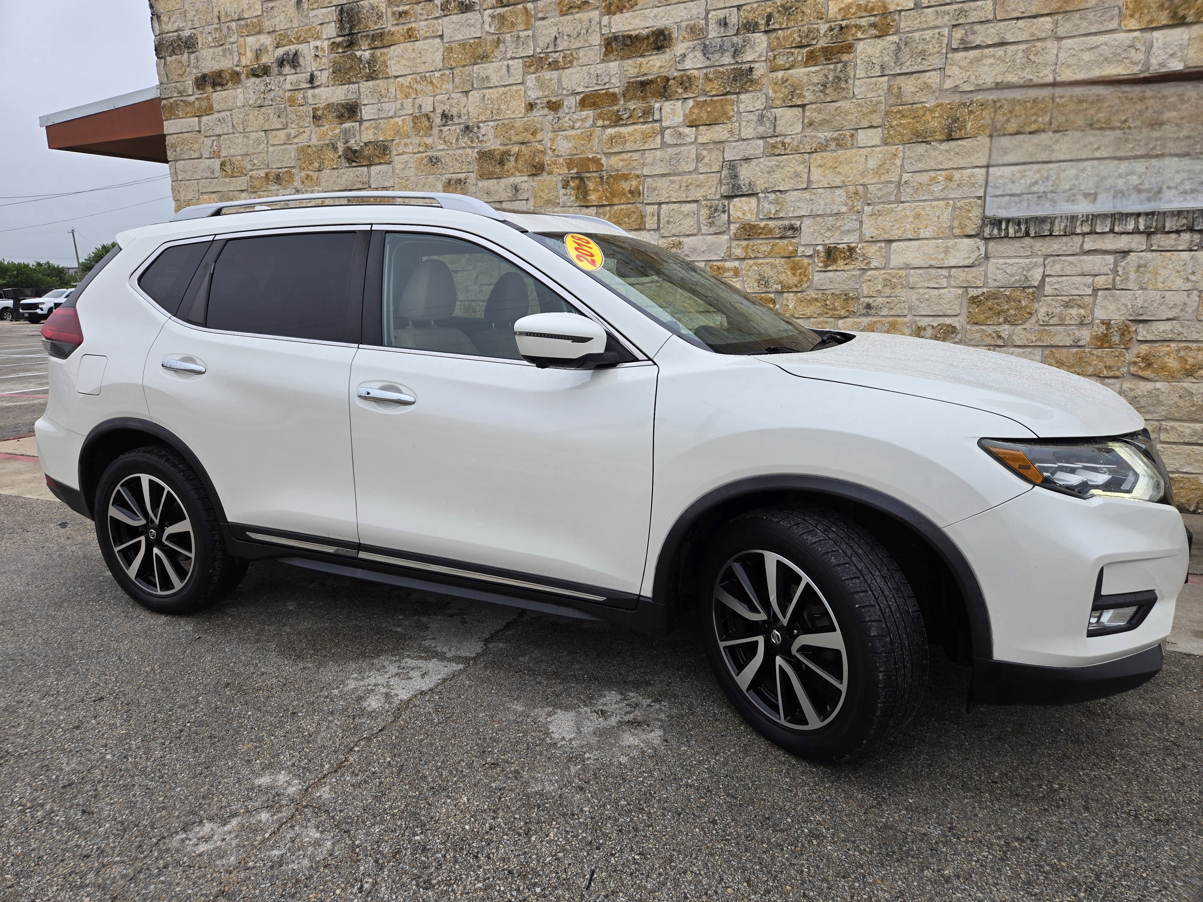 Used 2017 Nissan Pathfinder SV FWD image 19