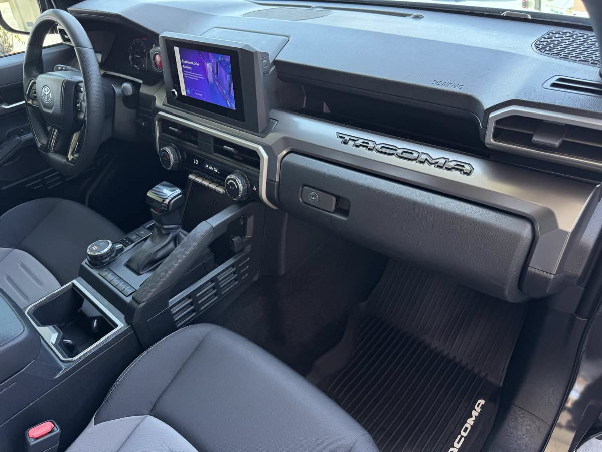 Used 2024 Toyota Tacoma TRD Sport AWD/4WD image 23