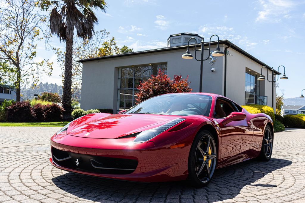 Used 2013 Ferrari 458 Italia Coupe RWD image 27