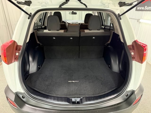 Used 2015 Toyota RAV4 LE AWD/4WD image 9