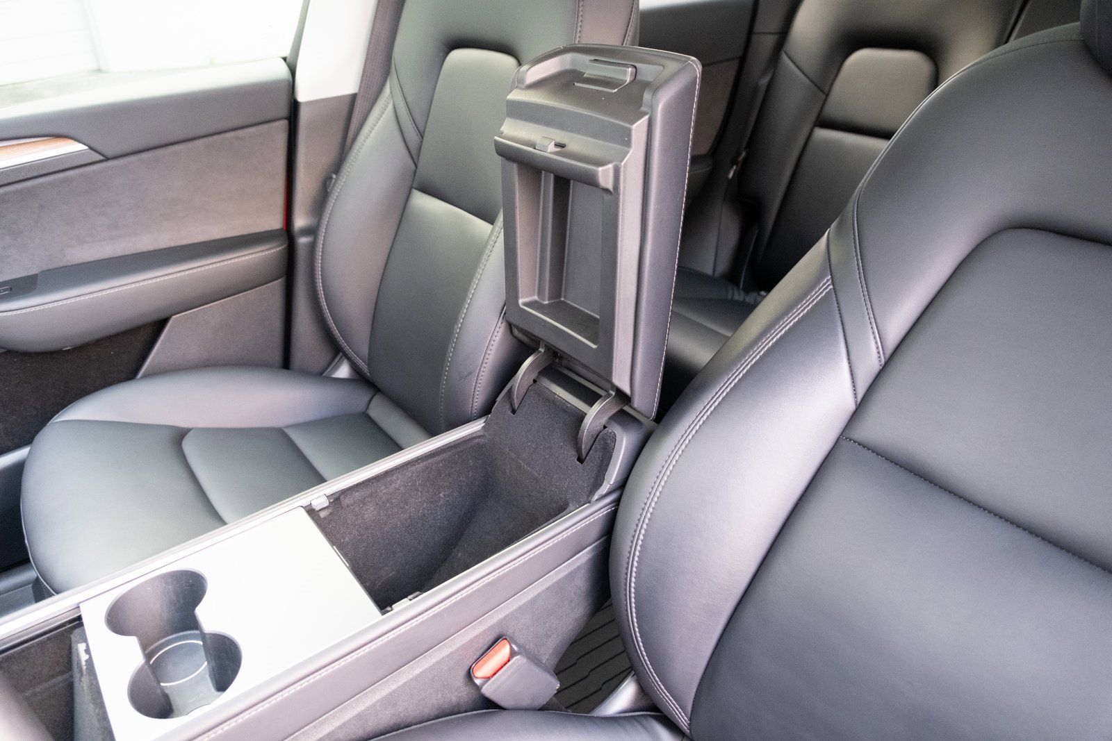 Used 2022 Tesla Model Y Long Range image 9