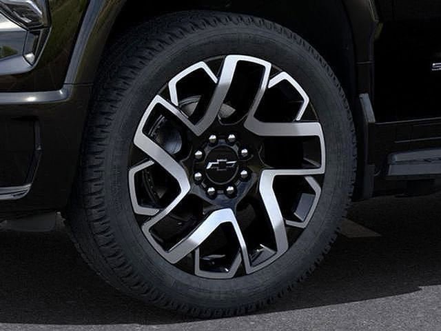 New 2025 Chevrolet Silverado EV RST AWD/4WD image 13