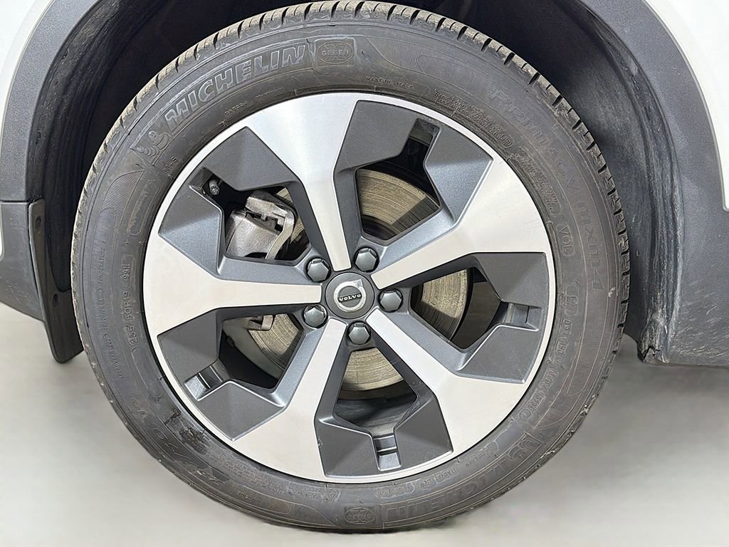Used 2023 Volvo XC40 B5 Plus w/ Driver Assist Package image 19