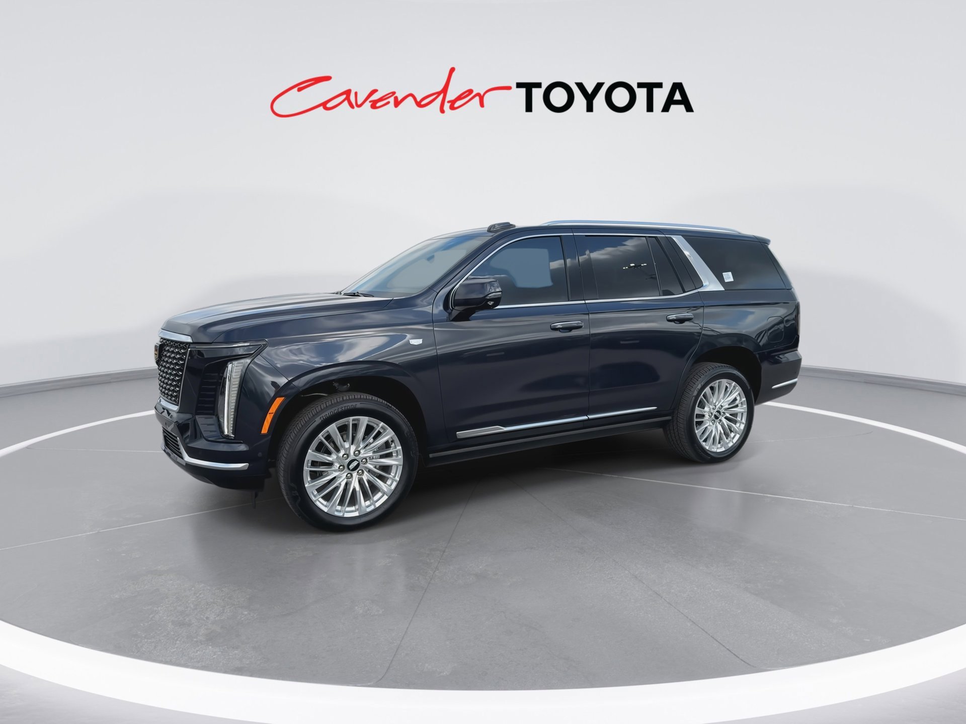 Used 2026 Cadillac Escalade Luxury w/ LPO, Floor Liner Package AWD/4WD image 4
