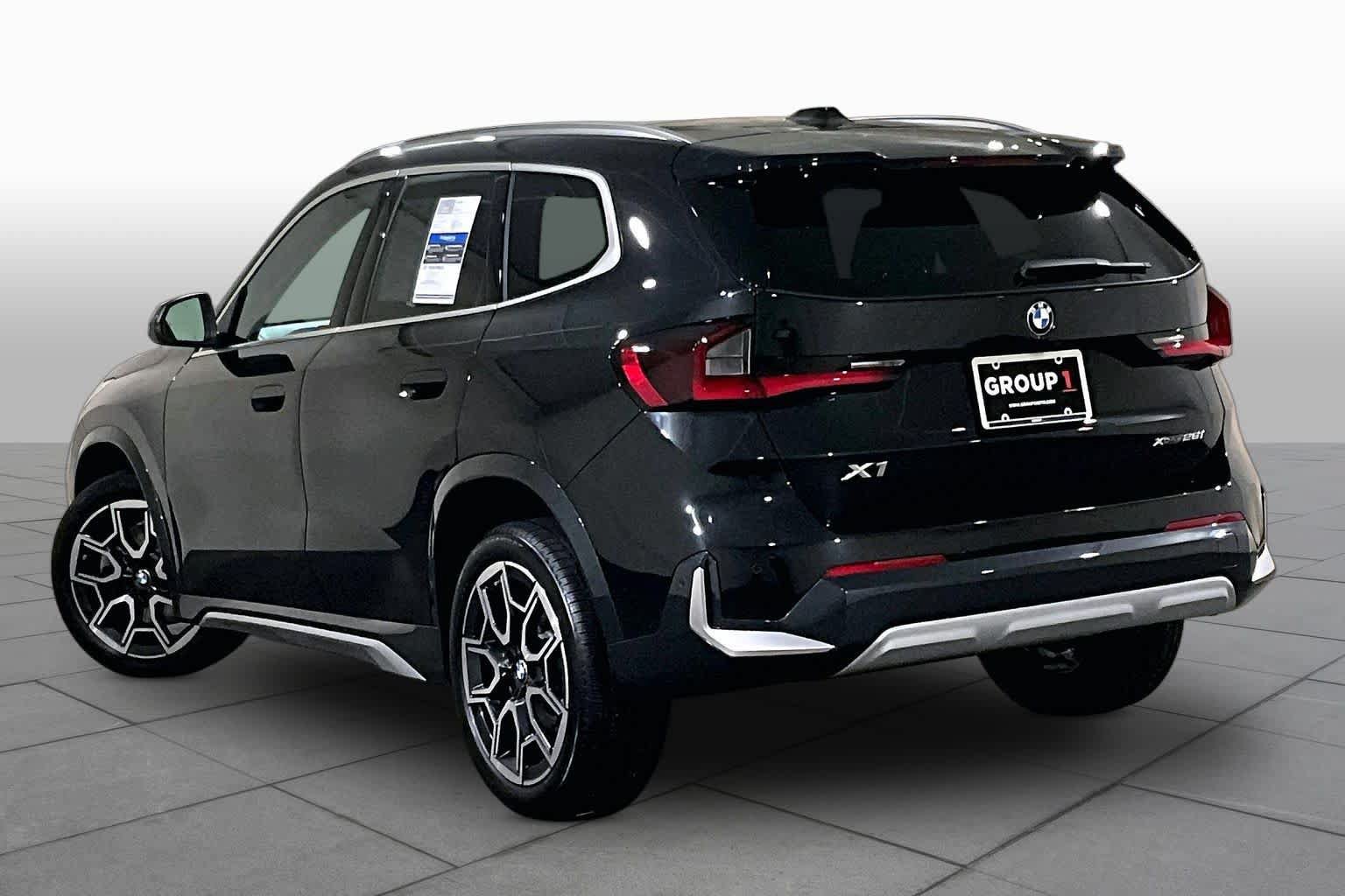 Used 2025 BMW X1 xDrive28i w/ Convenience Package AWD/4WD image 11