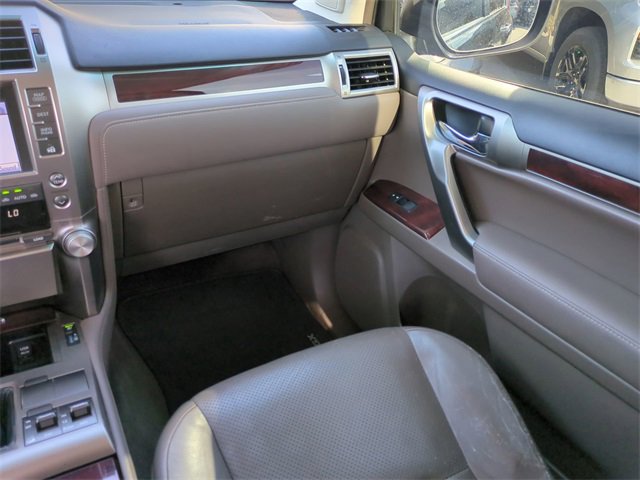 Used 2011 Lexus GX 460 image 19