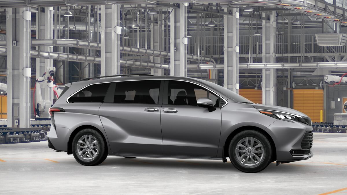 New 2026 Toyota Sienna XLE AWD/4WD image 13