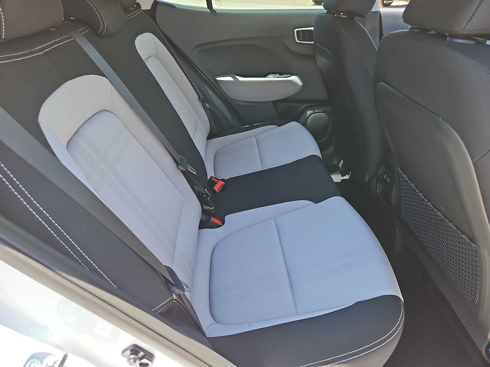 Used 2026 Hyundai Venue SEL FWD image 19