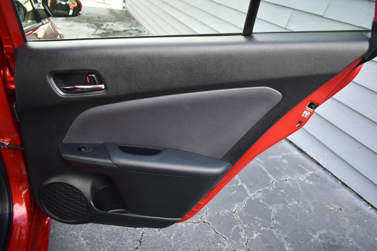 Used 2022 Toyota Prius LE FWD image 40
