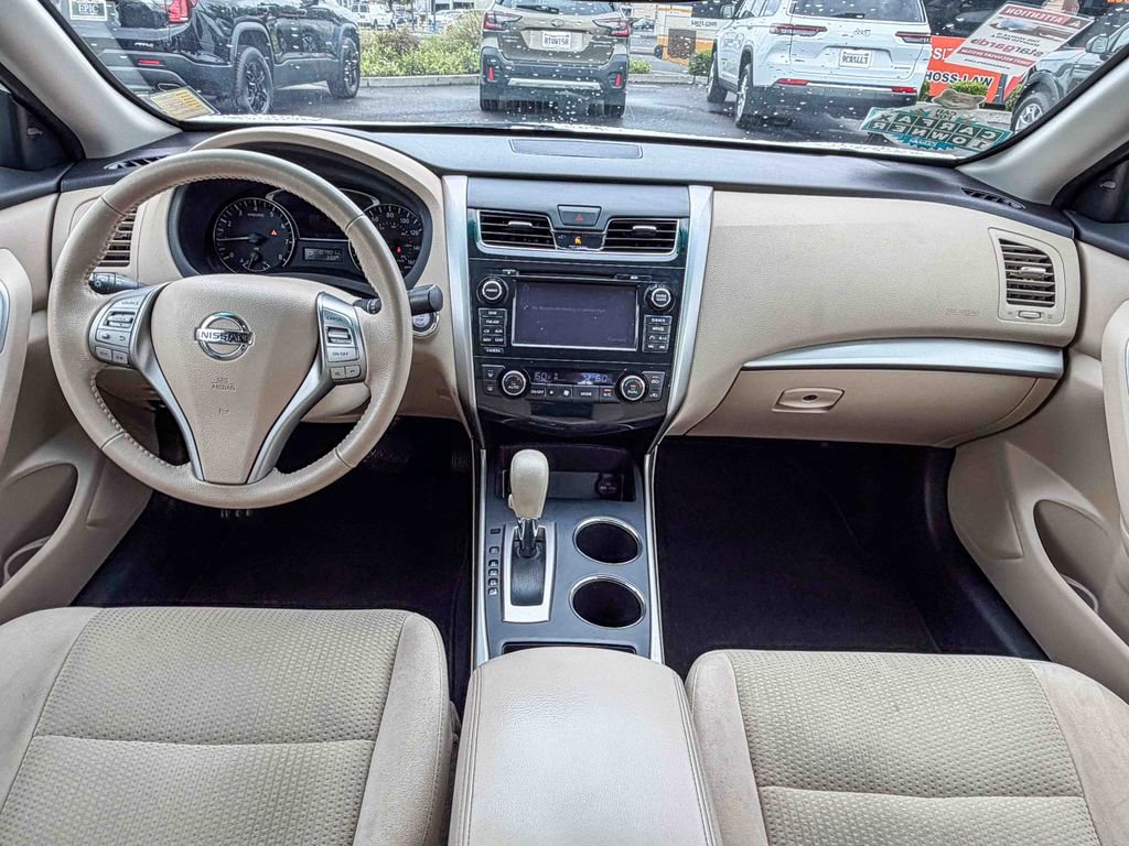 Used 2015 Nissan Altima 2.5 SV w/ Convenience Package image 15