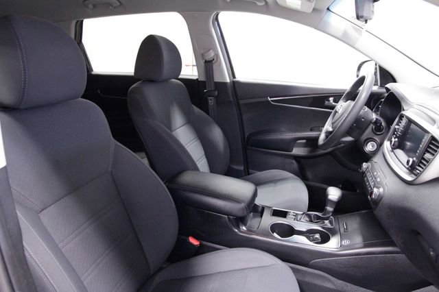 Used 2020 Kia Sorento LX image 12