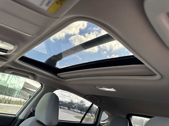 Used 2022 Subaru Crosstrek 2.0i Premium w/ Moonroof Package image 32