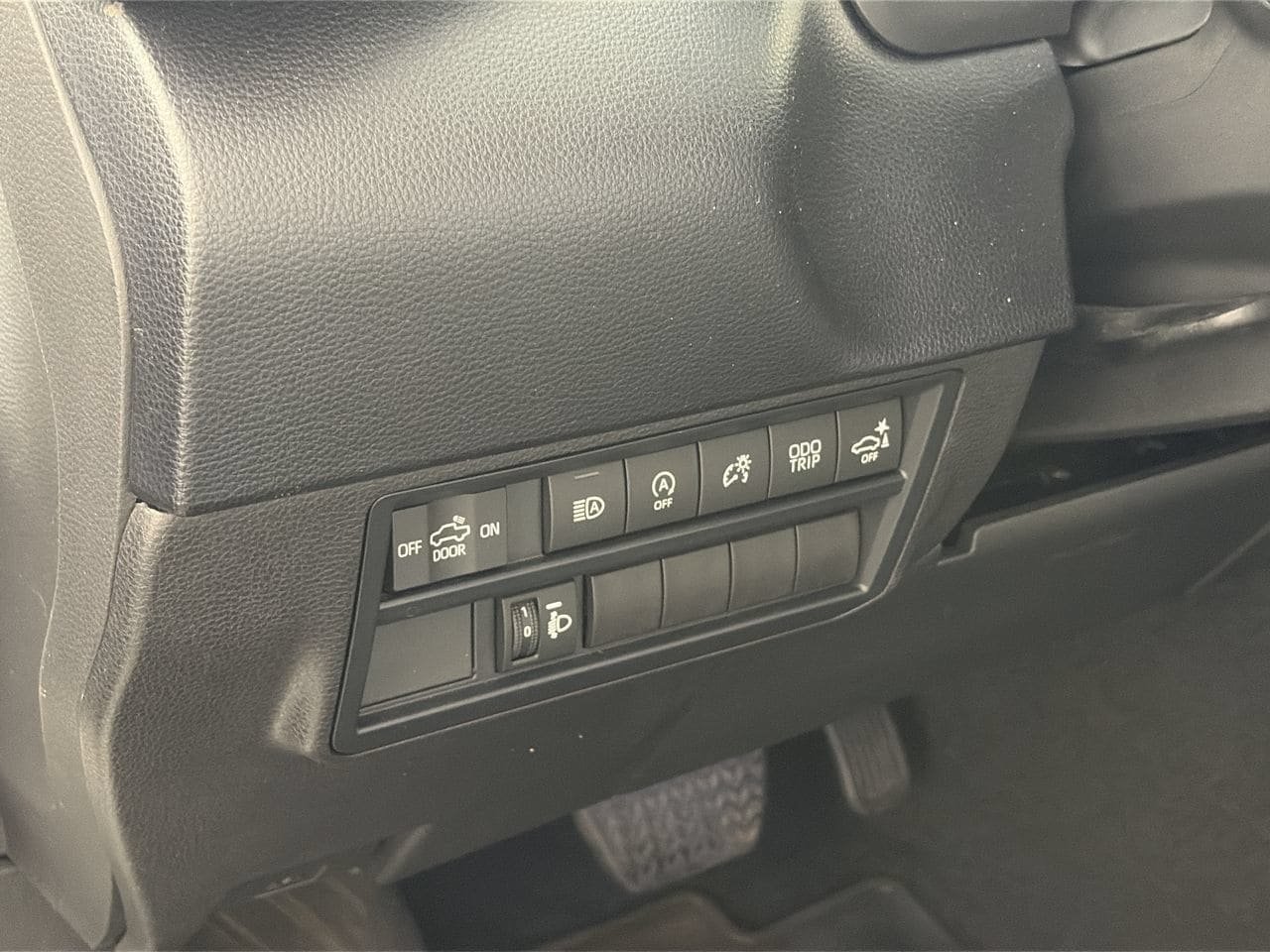 Used 2024 Toyota Tundra SR5 w/ SR5 Convenience Package AWD/4WD image 12
