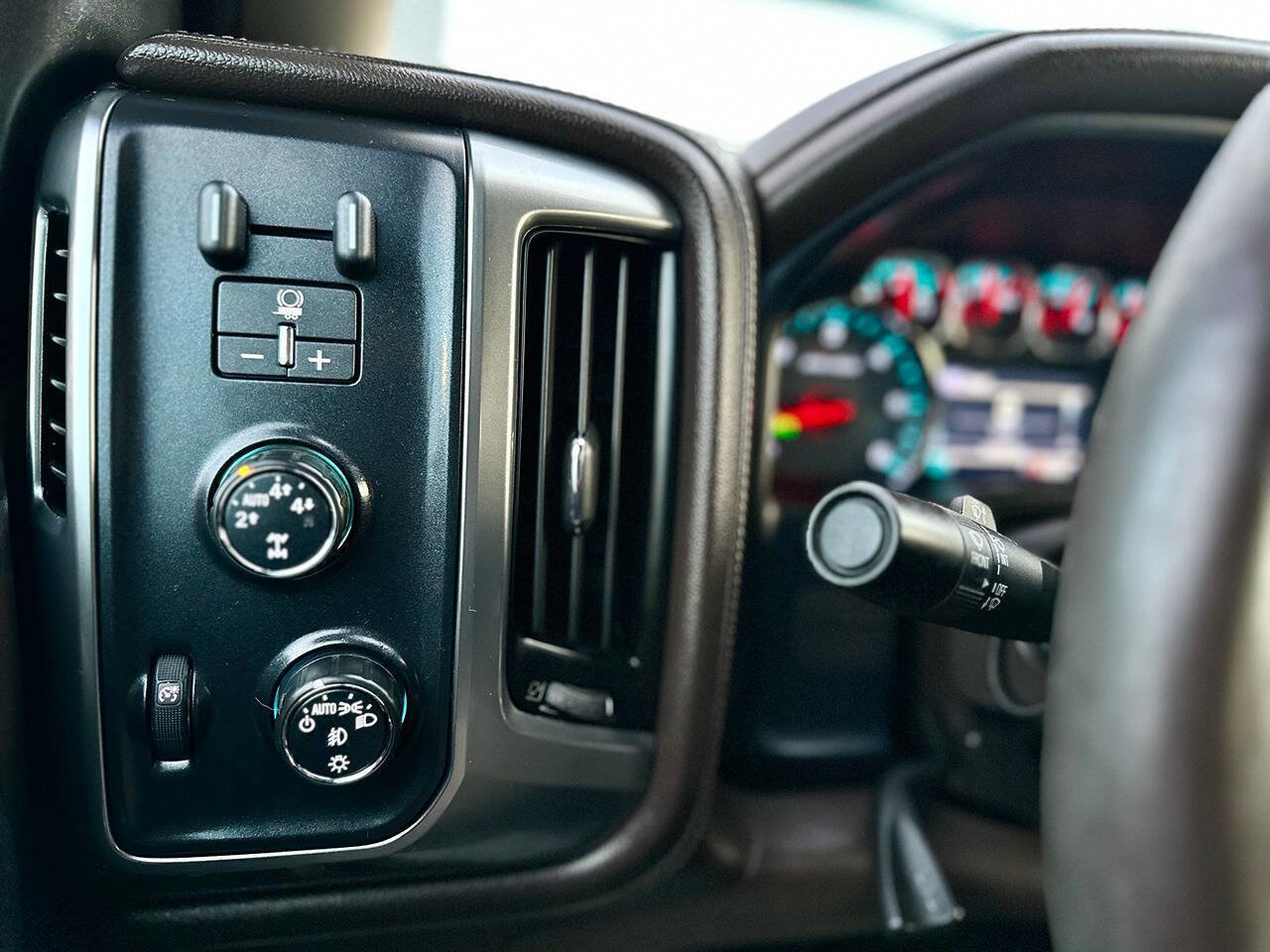 Used 2014 Chevrolet Silverado 1500 LTZ Z71 w/ LTZ Plus Package image 28