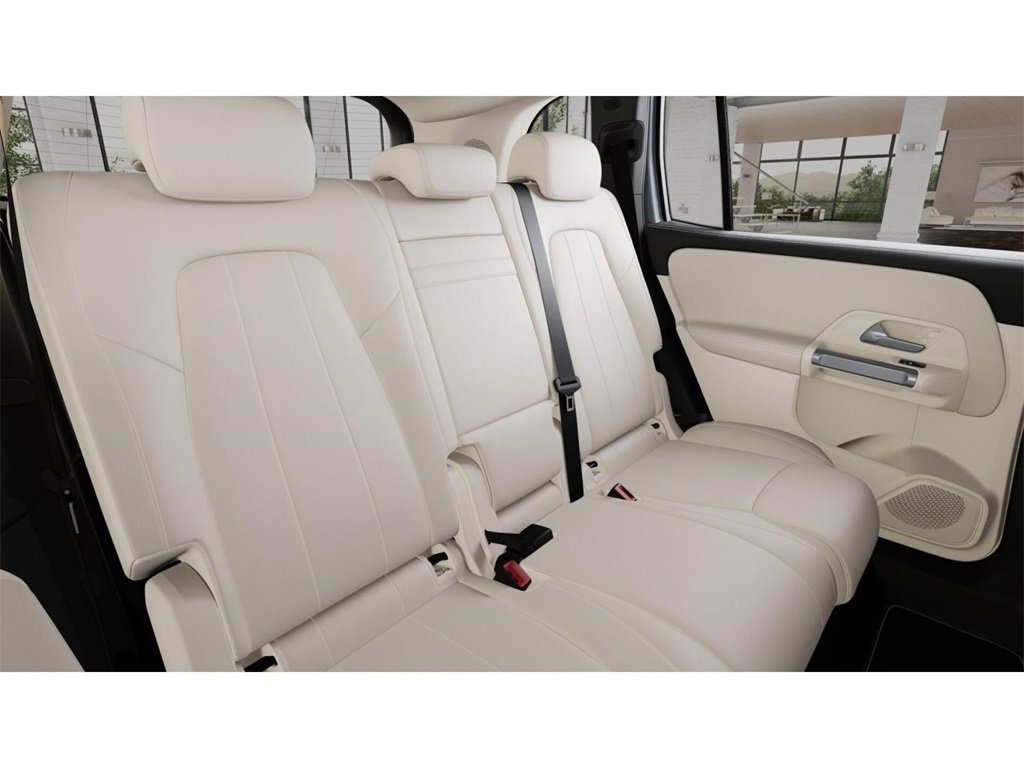 New 2025 Mercedes-Benz GLB 250 4MATIC image 5