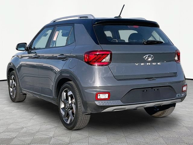 Used 2024 Hyundai Venue Limited FWD image 4