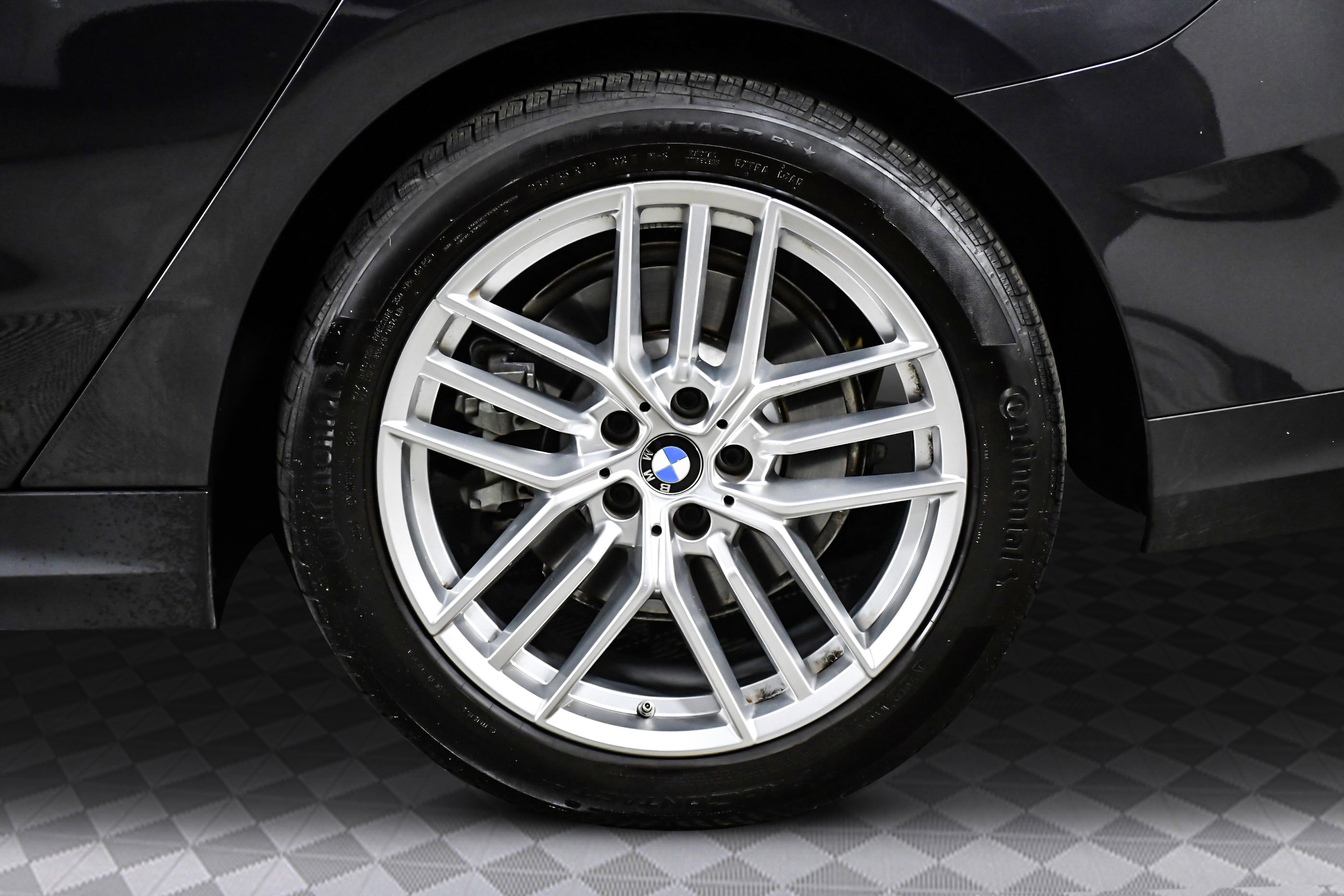 Used 2025 BMW 530i w/ Premium Package image 34