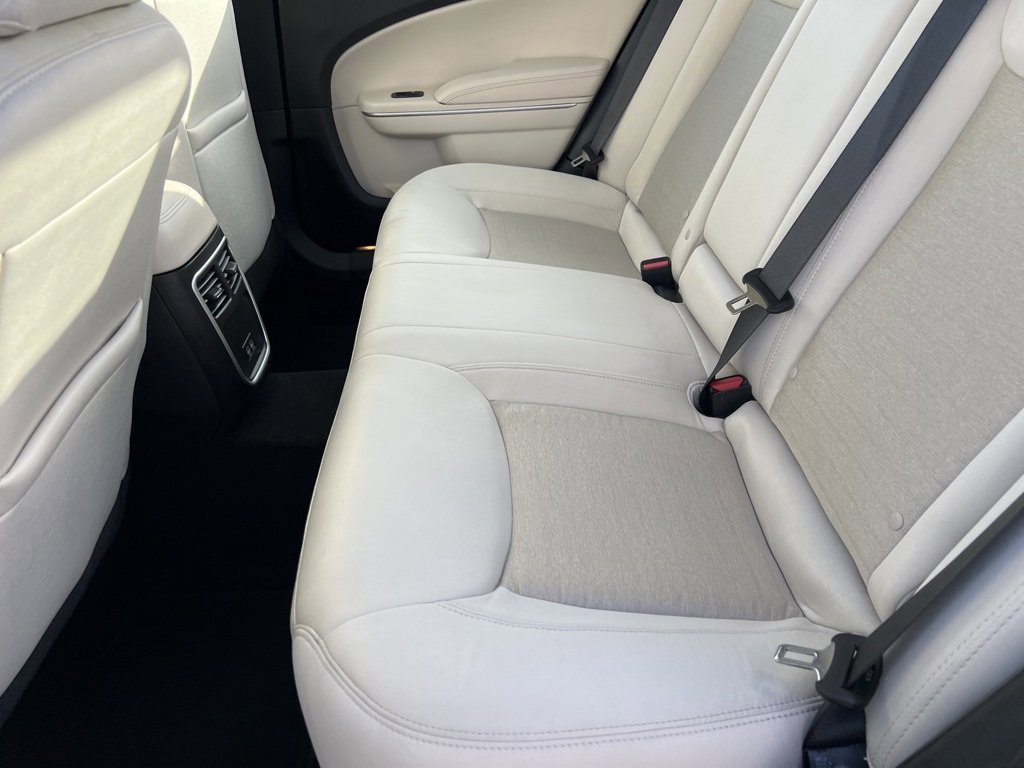 Certified 2023 Chrysler 300 Touring image 22